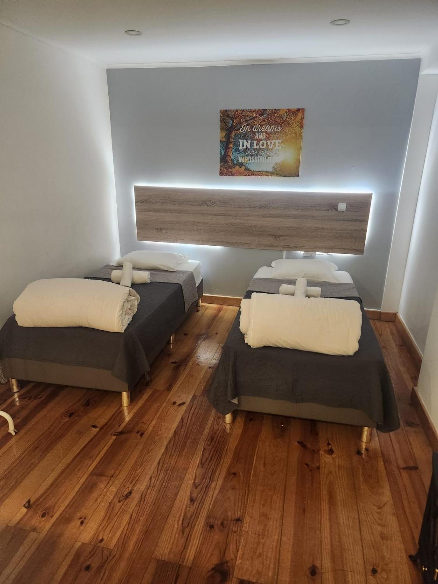 Daora Lisbon Low Cost Hostel Exterior photo